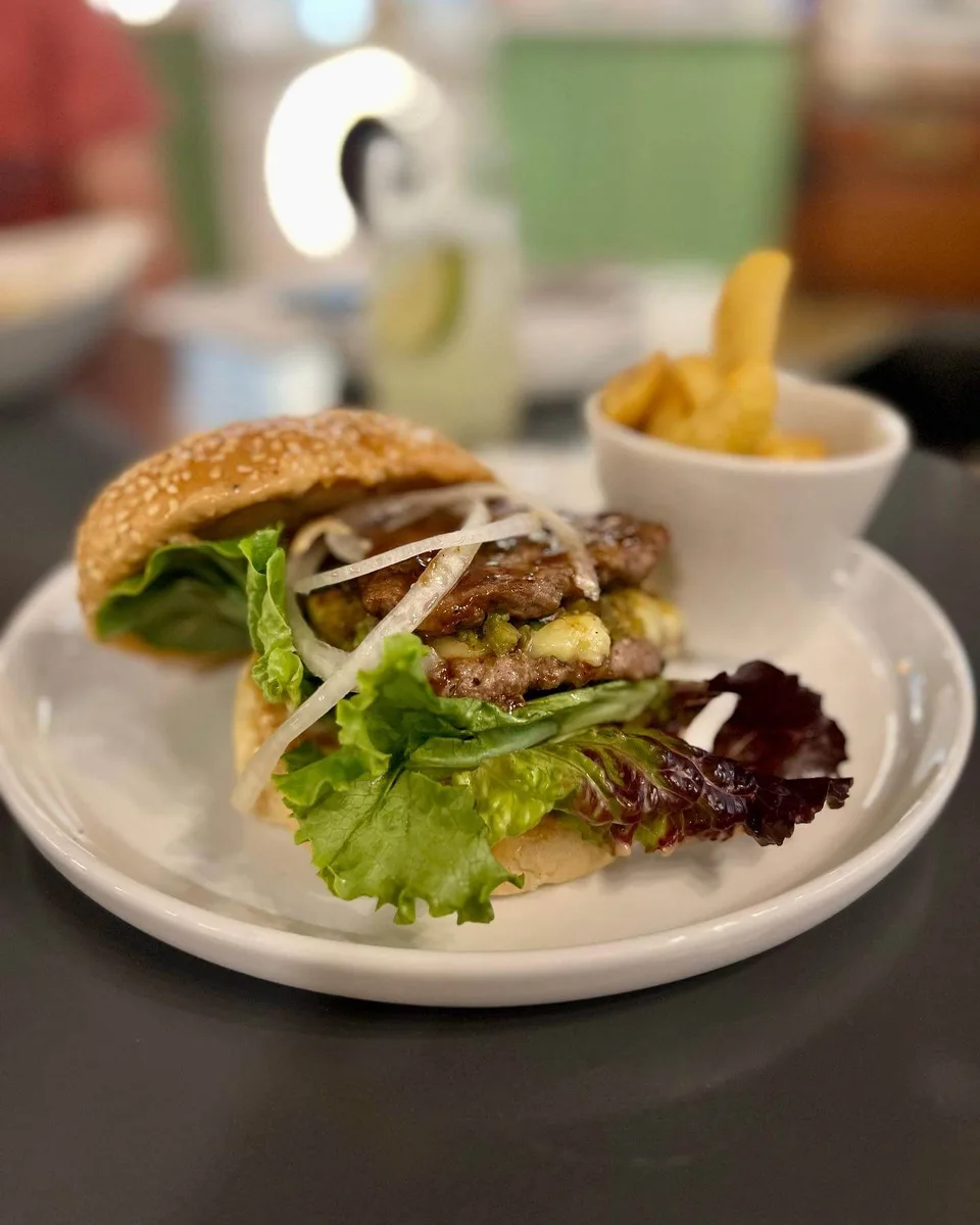 Nouveau Coffee & Grill restaurant photograph