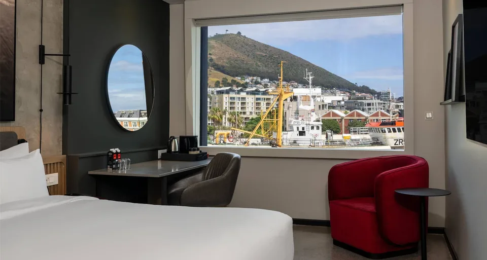 Radisson RED V&A Waterfront